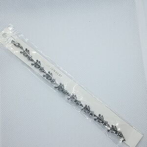 NWT Fashion Jewelry Flower Design Bracelet